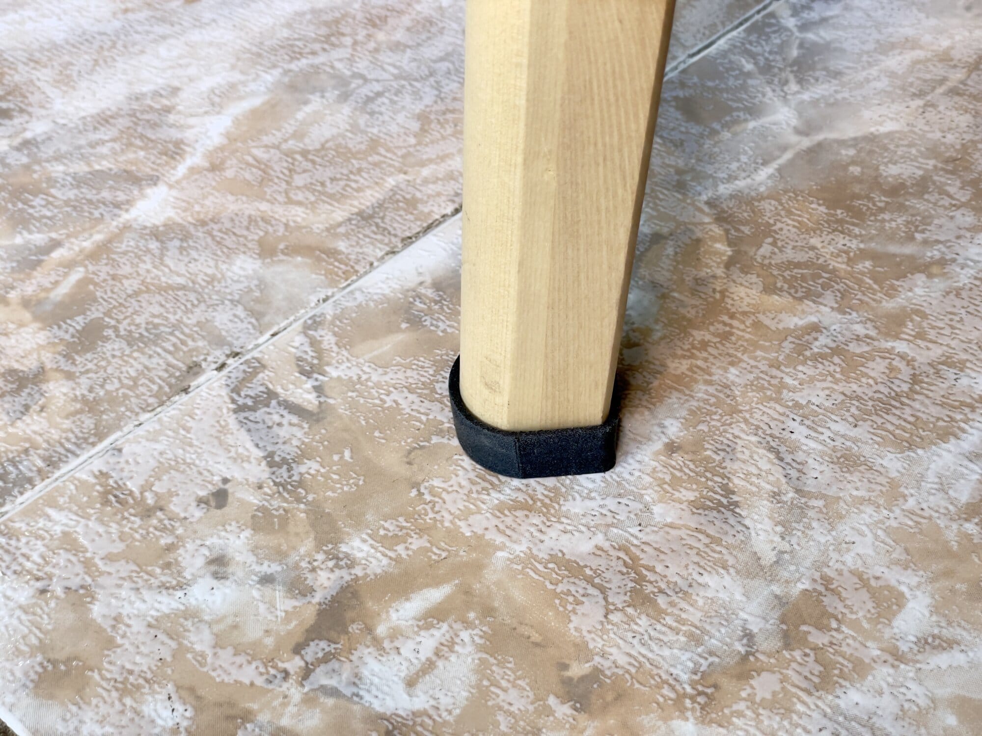 Almohadilla de patas antideslizante para mesa LISABO - Imagen 2